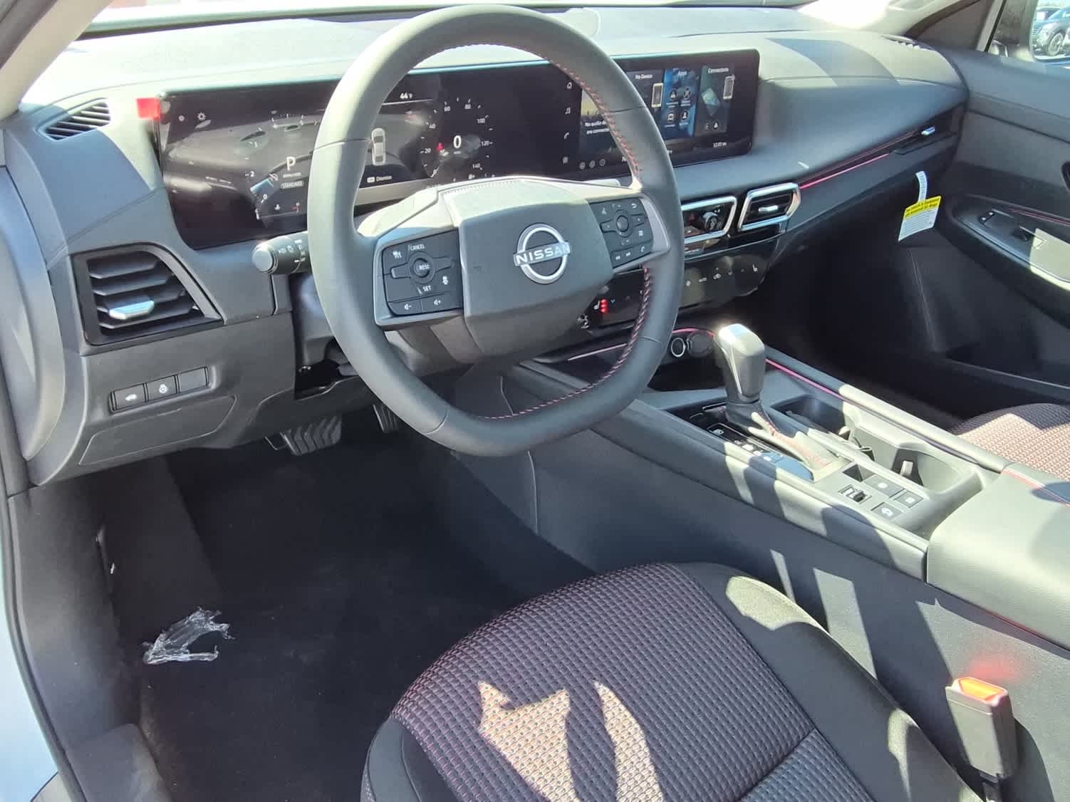 2026 Nissan Sentra SR - Aspen White Tricoat/Super Black exterior view 11