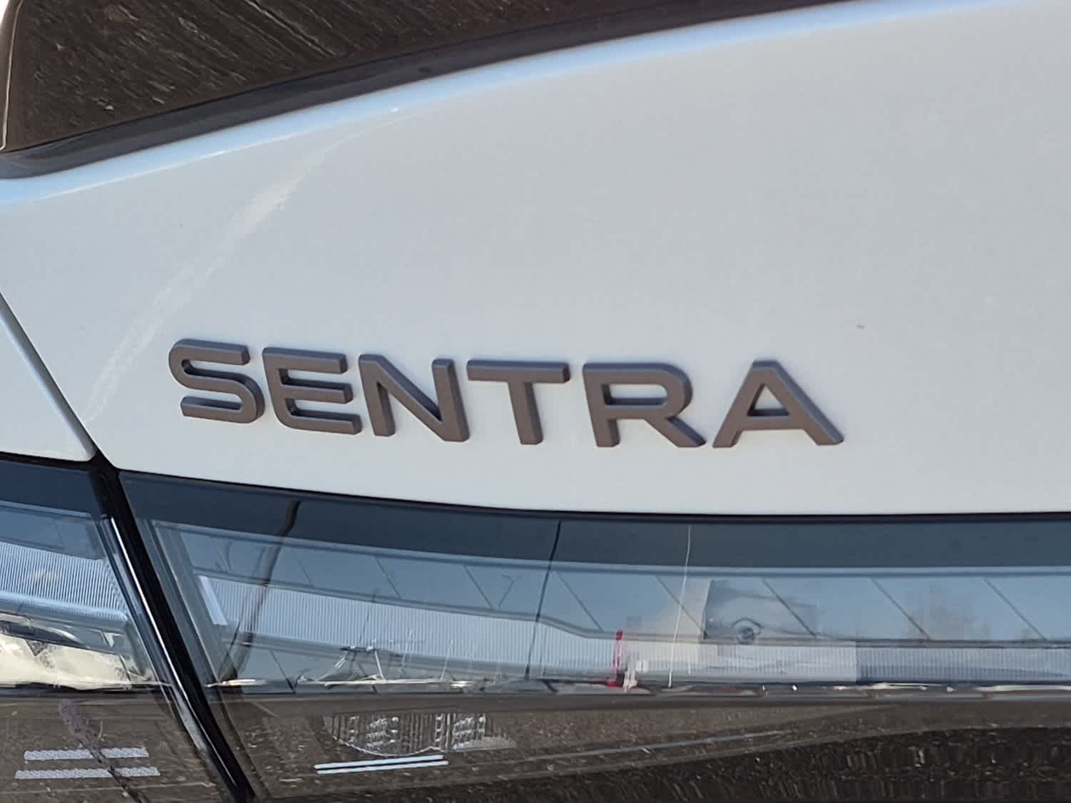 2026 Nissan Sentra SR - Aspen White Tricoat/Super Black exterior view 17