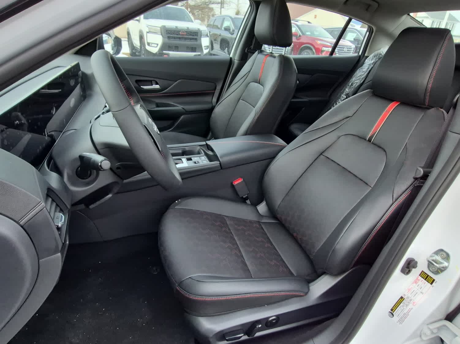 2026 Nissan Sentra SR - Aspen White Tricoat/Super Black exterior view 10