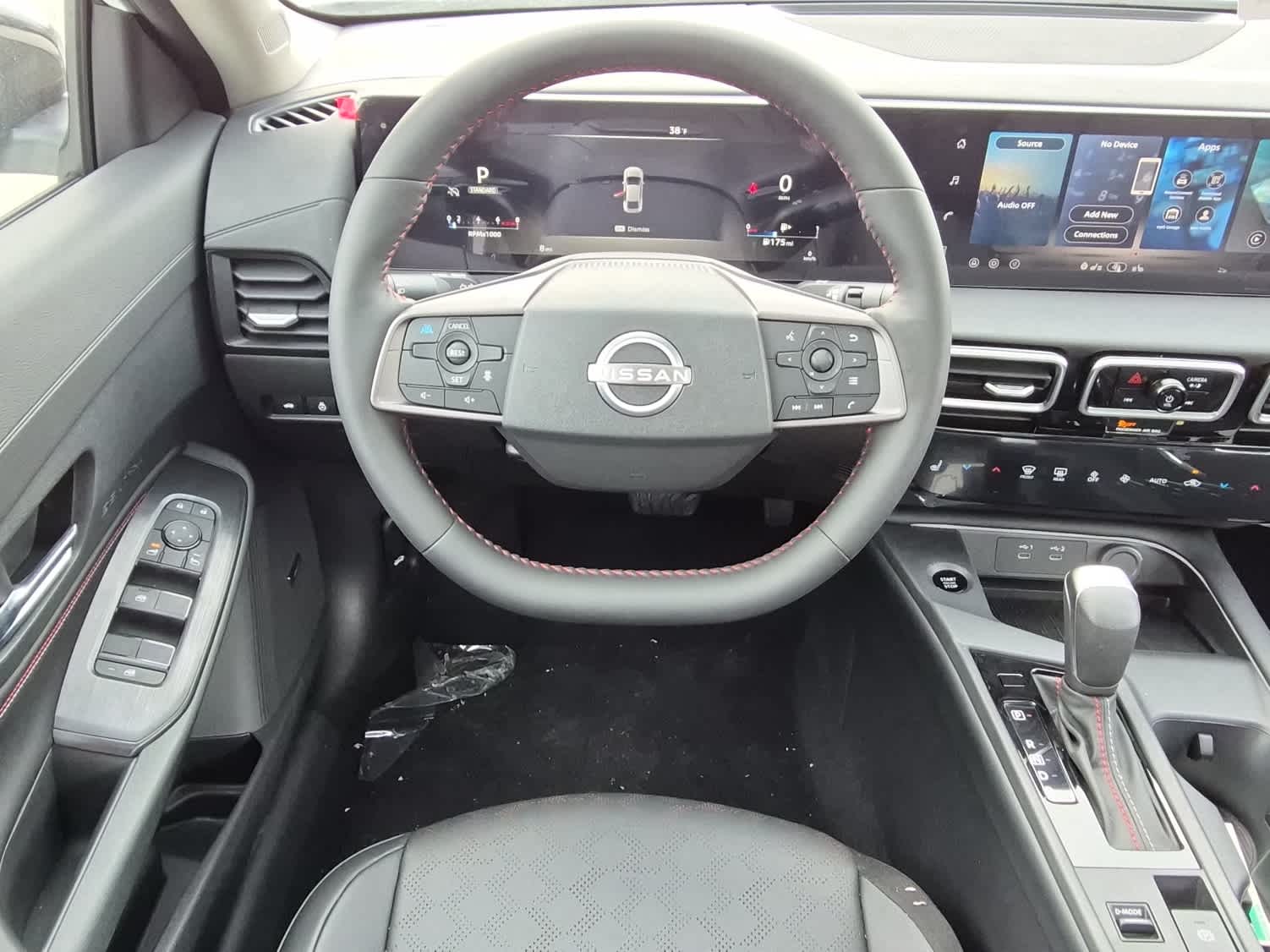 2026 Nissan Sentra SR - Aspen White Tricoat/Super Black exterior view 8