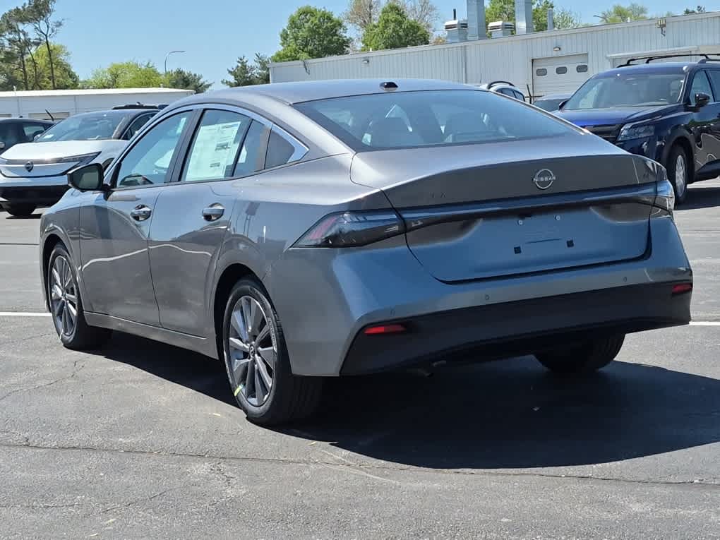 2026 Nissan Sentra SL - Gun Metallic exterior view 4
