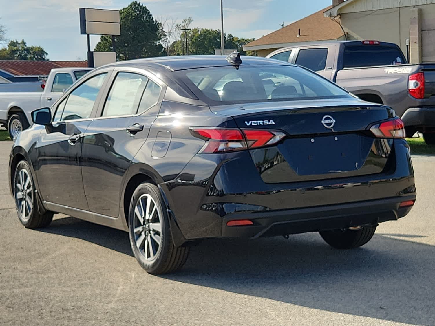 2025 Nissan Versa SV - Super Black exterior view 4