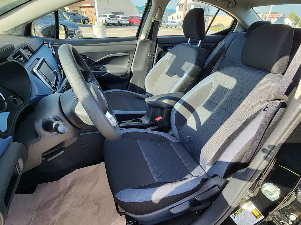 2025 Nissan Versa SV - Super Black exterior view 10