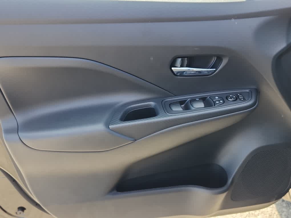 2025 Nissan Versa SV - Super Black exterior view 9