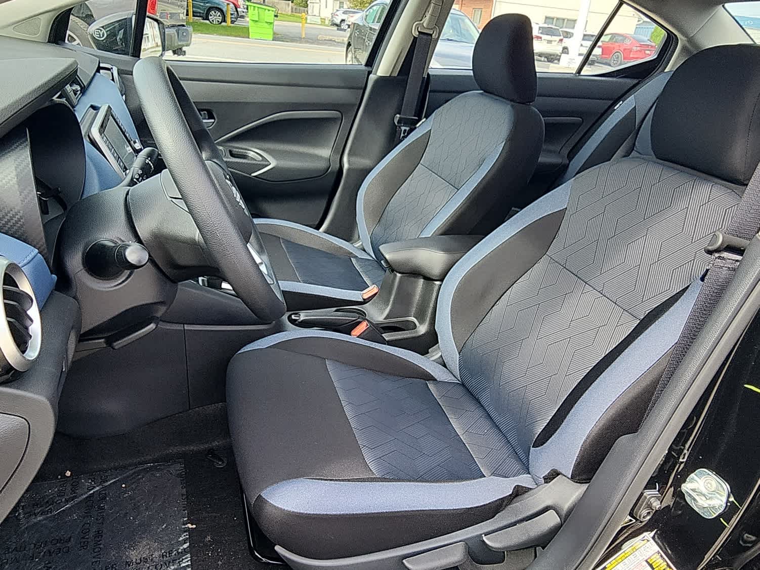 2025 Nissan Versa SV - Super Black exterior view 9
