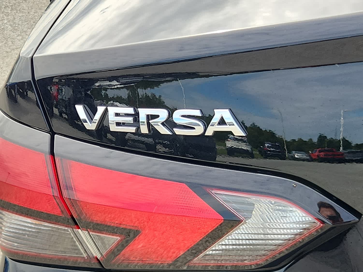 2025 Nissan Versa SV - Super Black exterior view 16