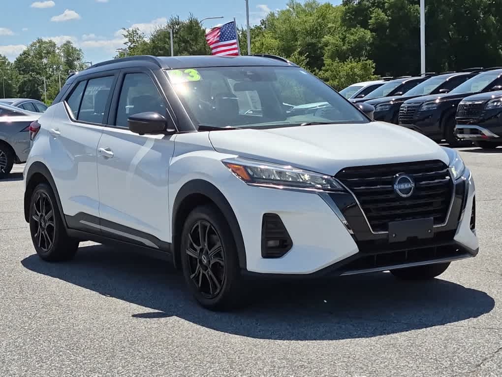 2023 Nissan Kicks SR - Aspen White Tricoat/Super Black exterior view 2
