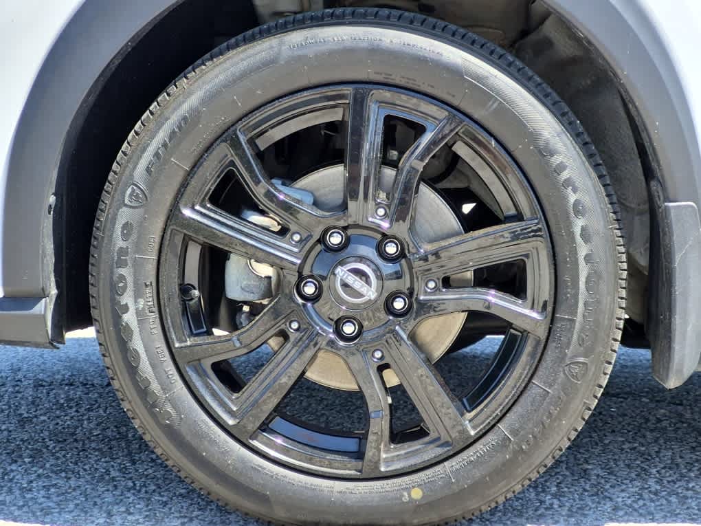 2023 Nissan Kicks SR - Aspen White Tricoat/Super Black exterior view 6