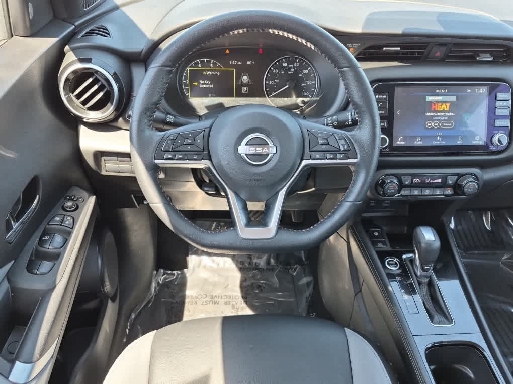 2023 Nissan Kicks SR - Aspen White Tricoat/Super Black exterior view 8