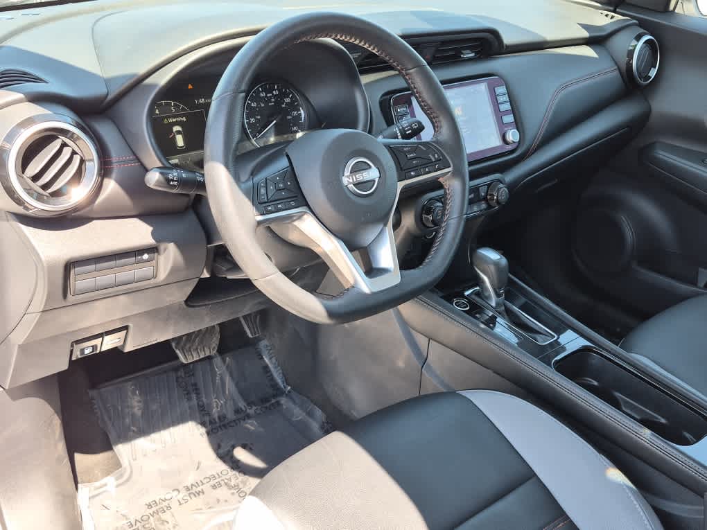 2023 Nissan Kicks SR - Aspen White Tricoat/Super Black exterior view 11