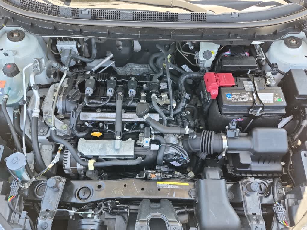 2023 Nissan Kicks SR - Aspen White Tricoat/Super Black exterior view 18