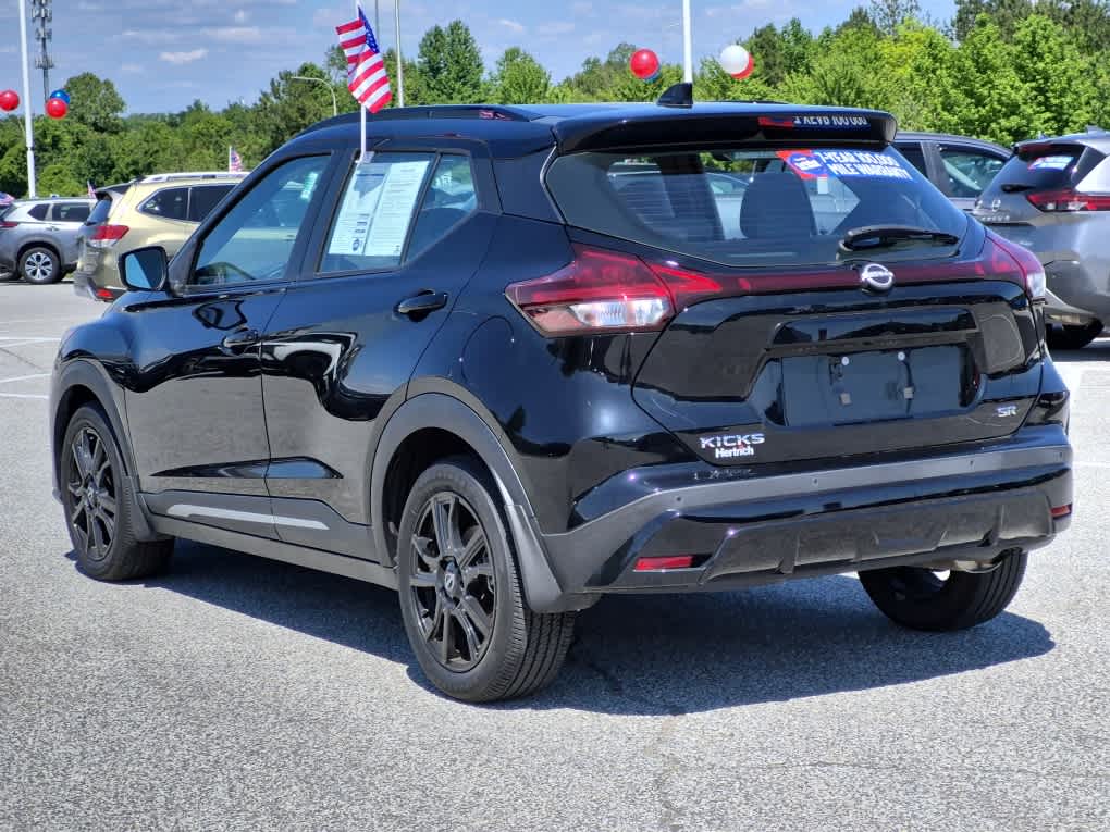 2023 Nissan Kicks SR - Super Black exterior view 4