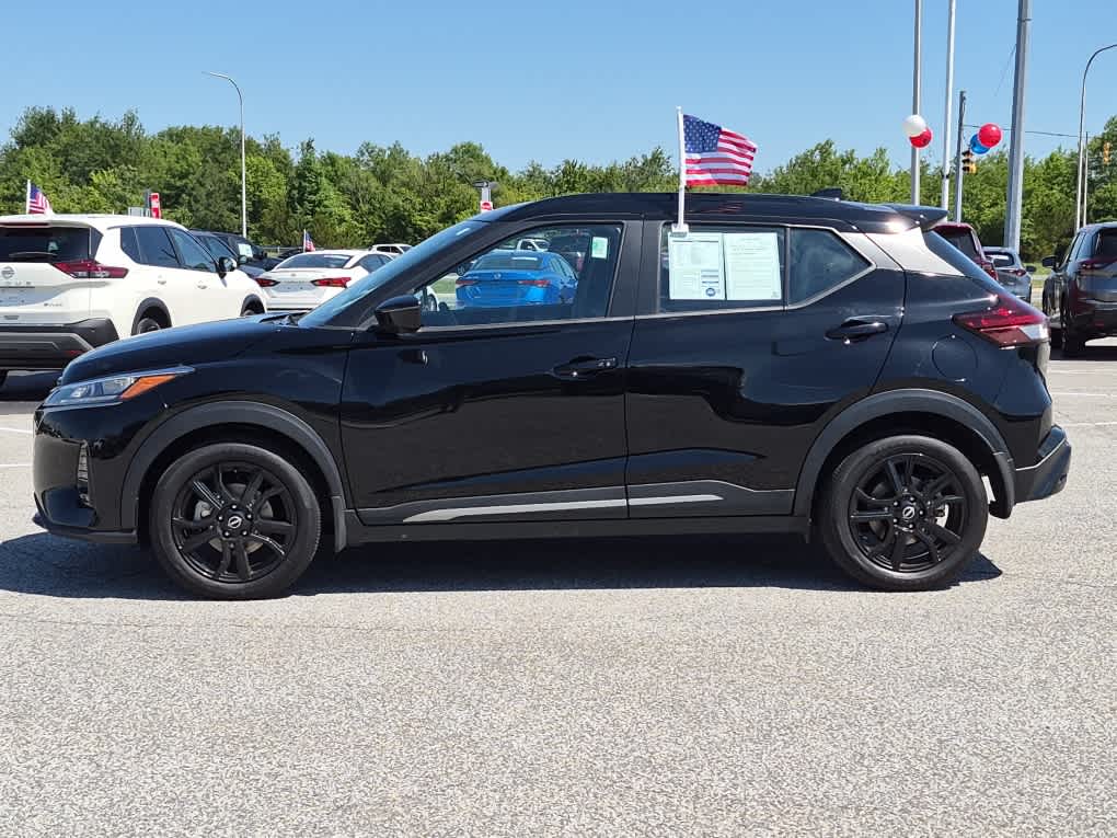2023 Nissan Kicks SR - Super Black exterior view 5