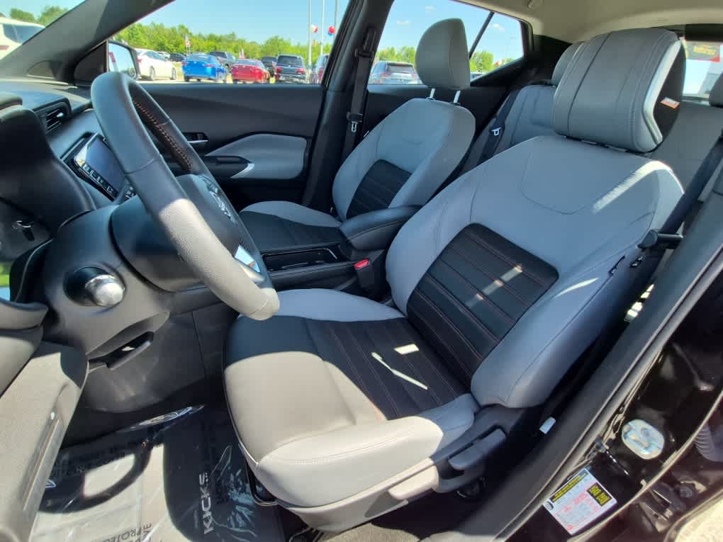 2023 Nissan Kicks SR - Super Black exterior view 10
