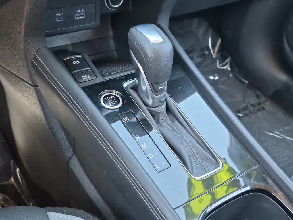 2023 Nissan Kicks SR - Super Black exterior view 12
