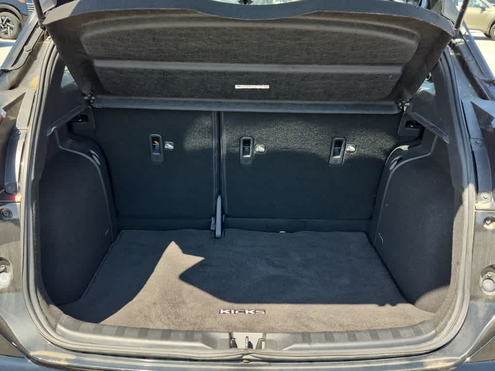 2023 Nissan Kicks SR - Super Black exterior view 18