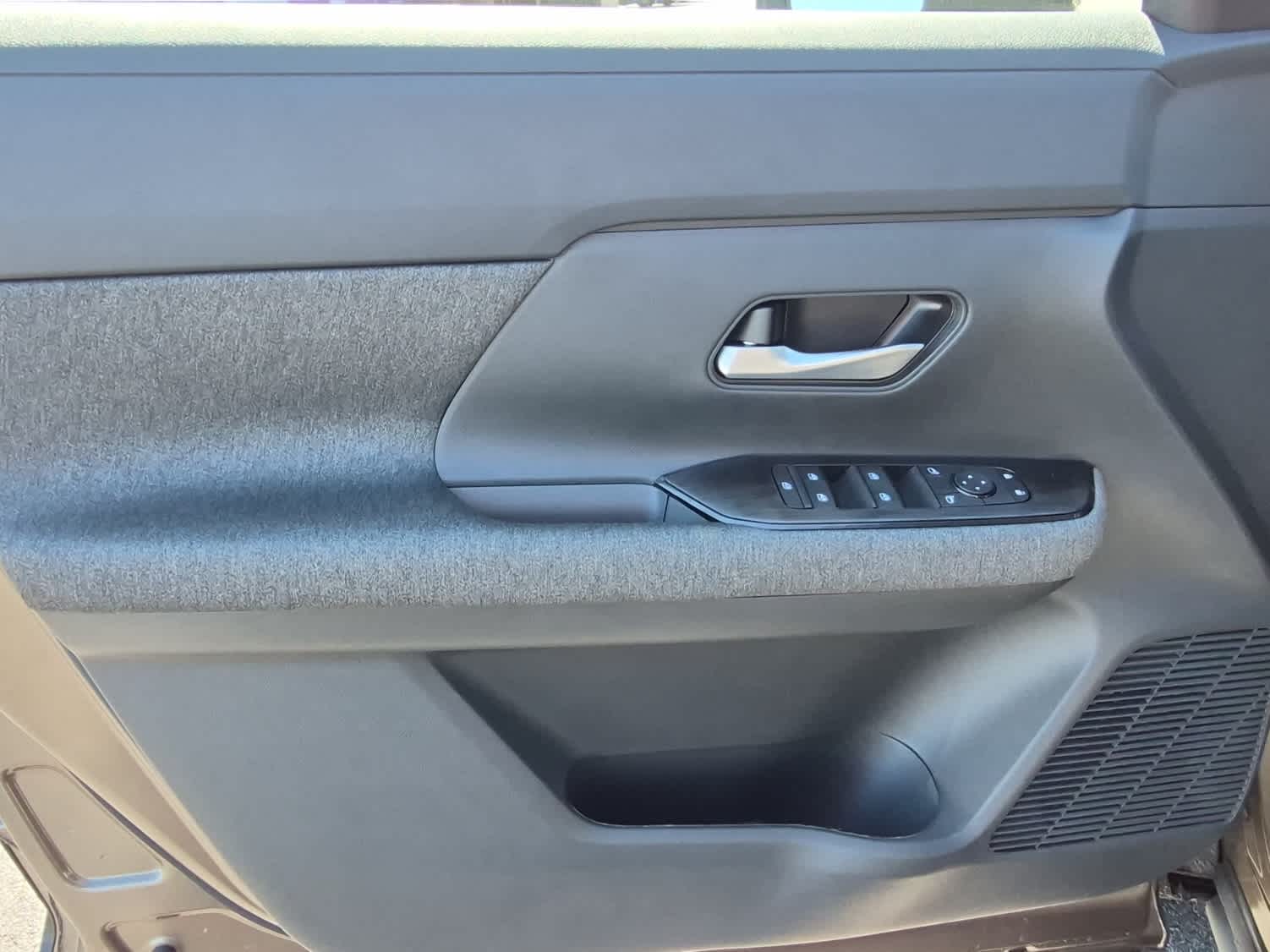 2026 Nissan Kicks SV - Canyon Bronze Metallic exterior view 9