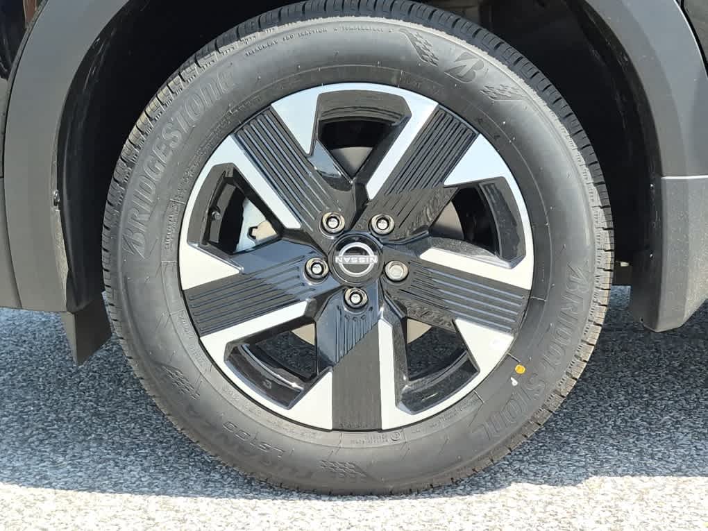 2026 Nissan Kicks SV - Super Black exterior view 6