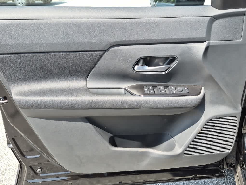 2026 Nissan Kicks SV - Super Black exterior view 9