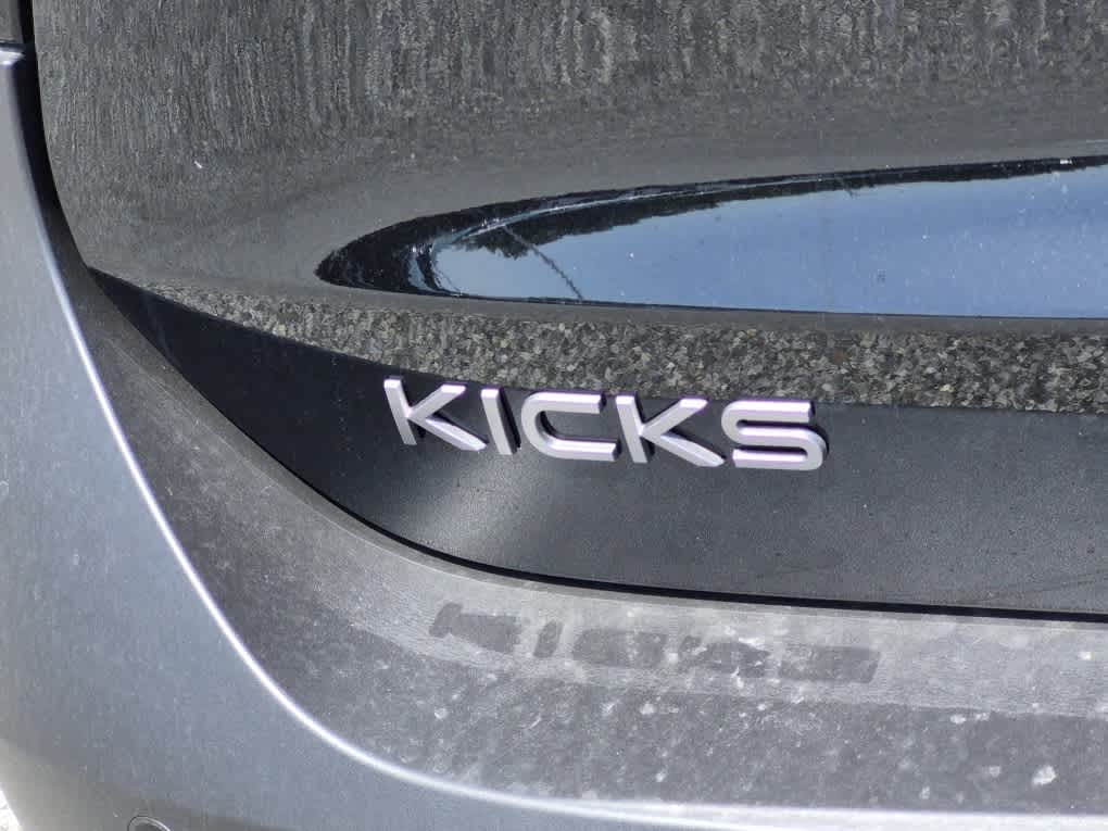 2026 Nissan Kicks SV - Super Black exterior view 17