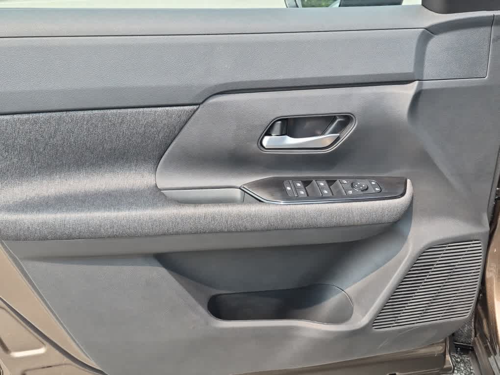 2026 Nissan Kicks SV - Canyon Bronze Metallic exterior view 9