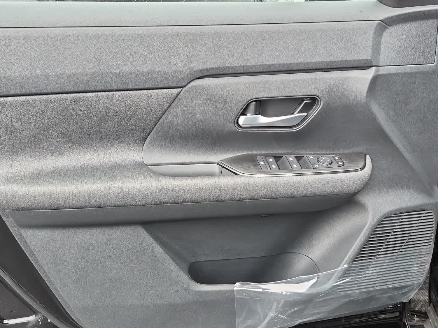 2026 Nissan Kicks SV - Super Black exterior view 9