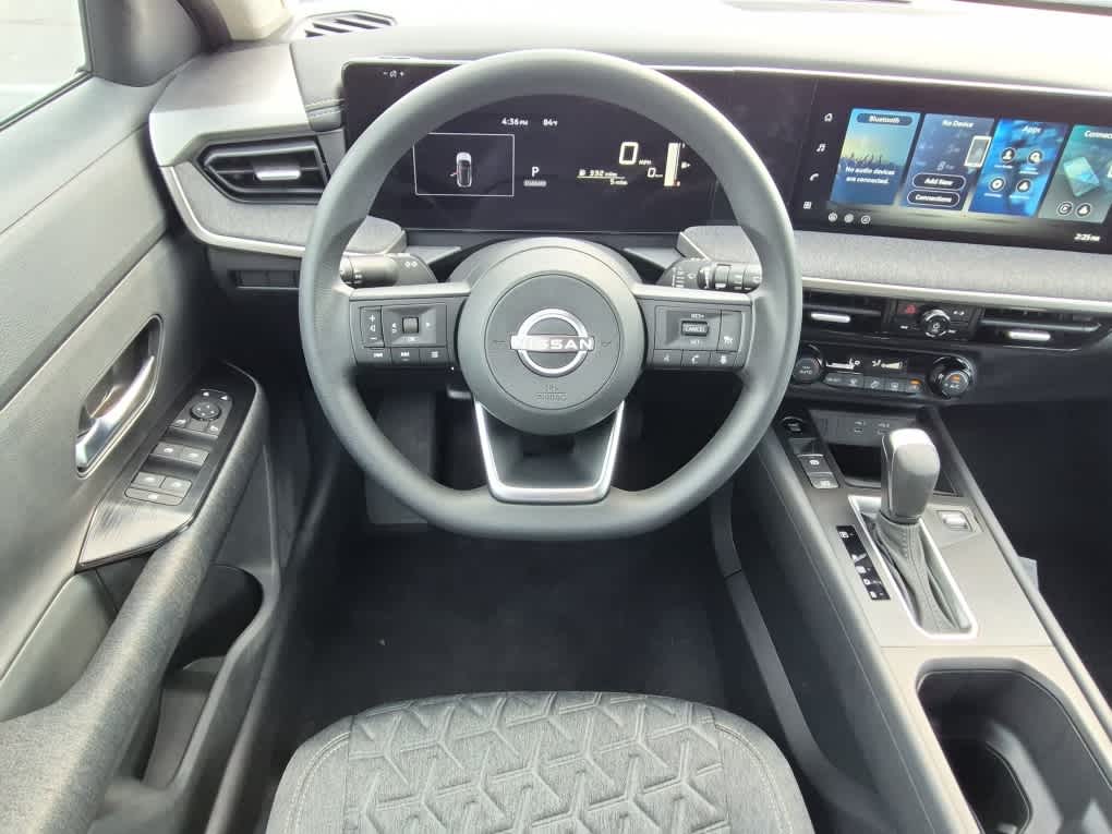 2026 Nissan Kicks SV - Super Black exterior view 8