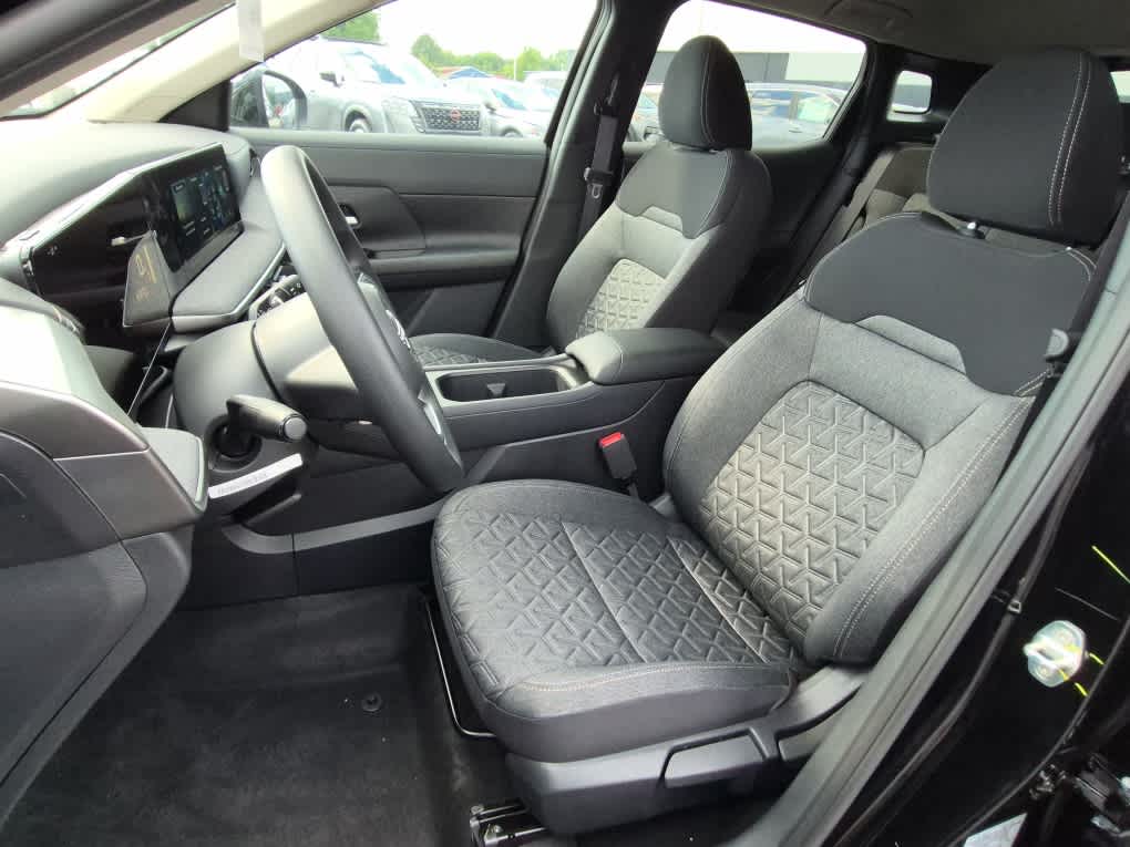 2026 Nissan Kicks SV - Super Black exterior view 10