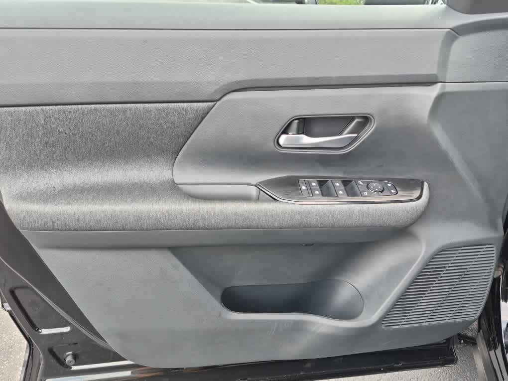 2026 Nissan Kicks SV - Super Black exterior view 9