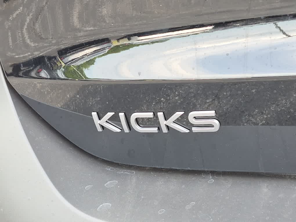 2026 Nissan Kicks SV - Super Black exterior view 17