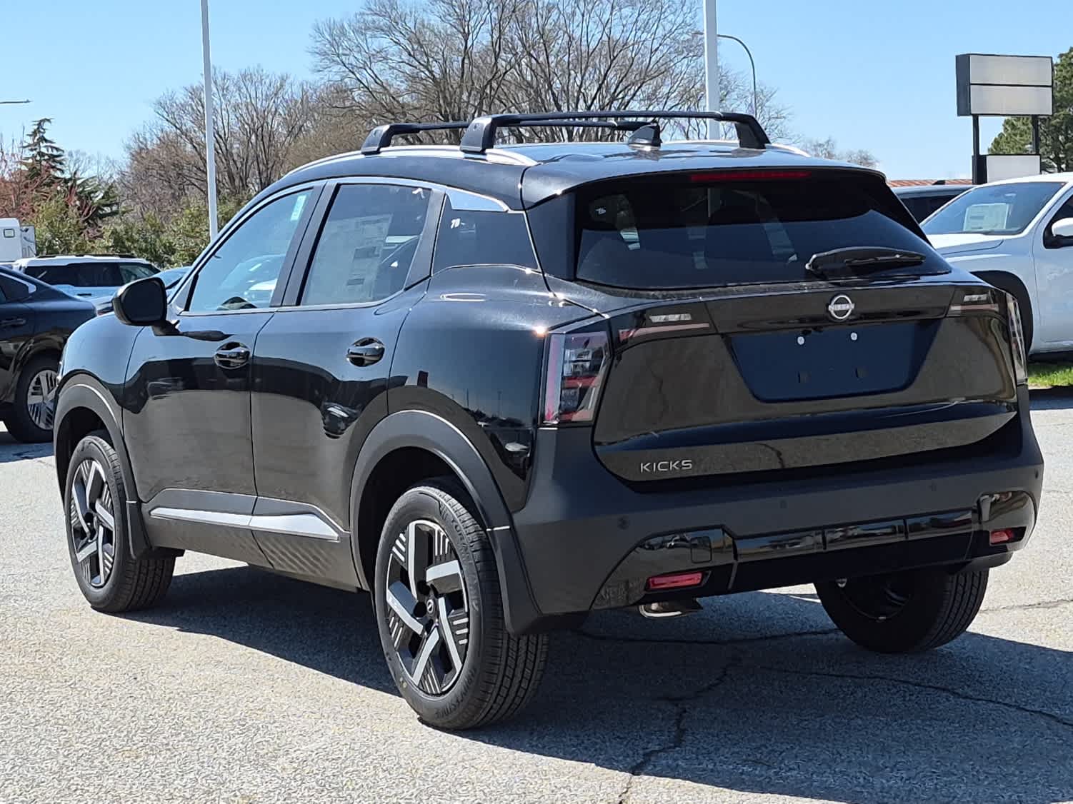 2026 Nissan Kicks SV - Super Black exterior view 4