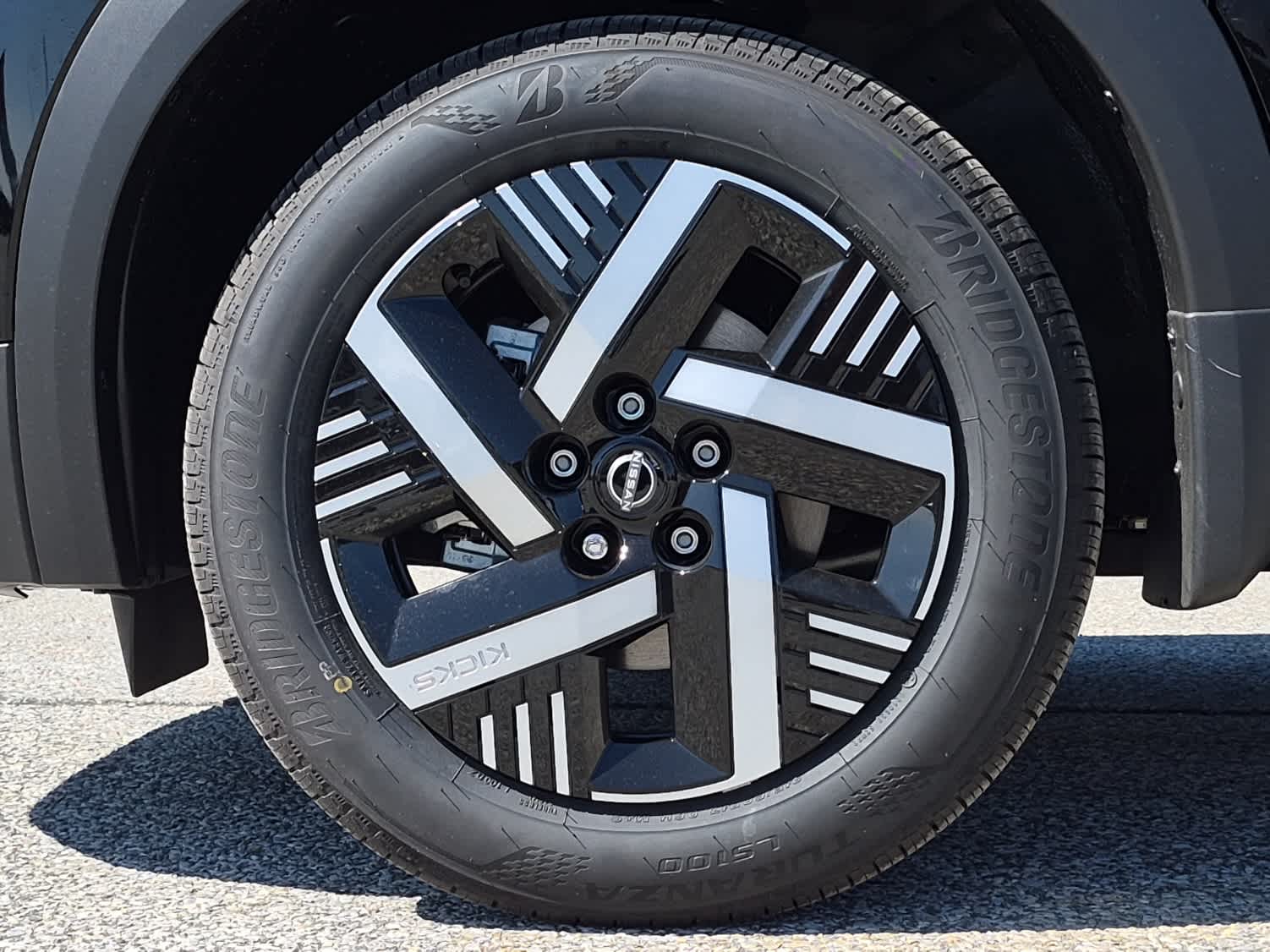 2026 Nissan Kicks SV - Super Black exterior view 6