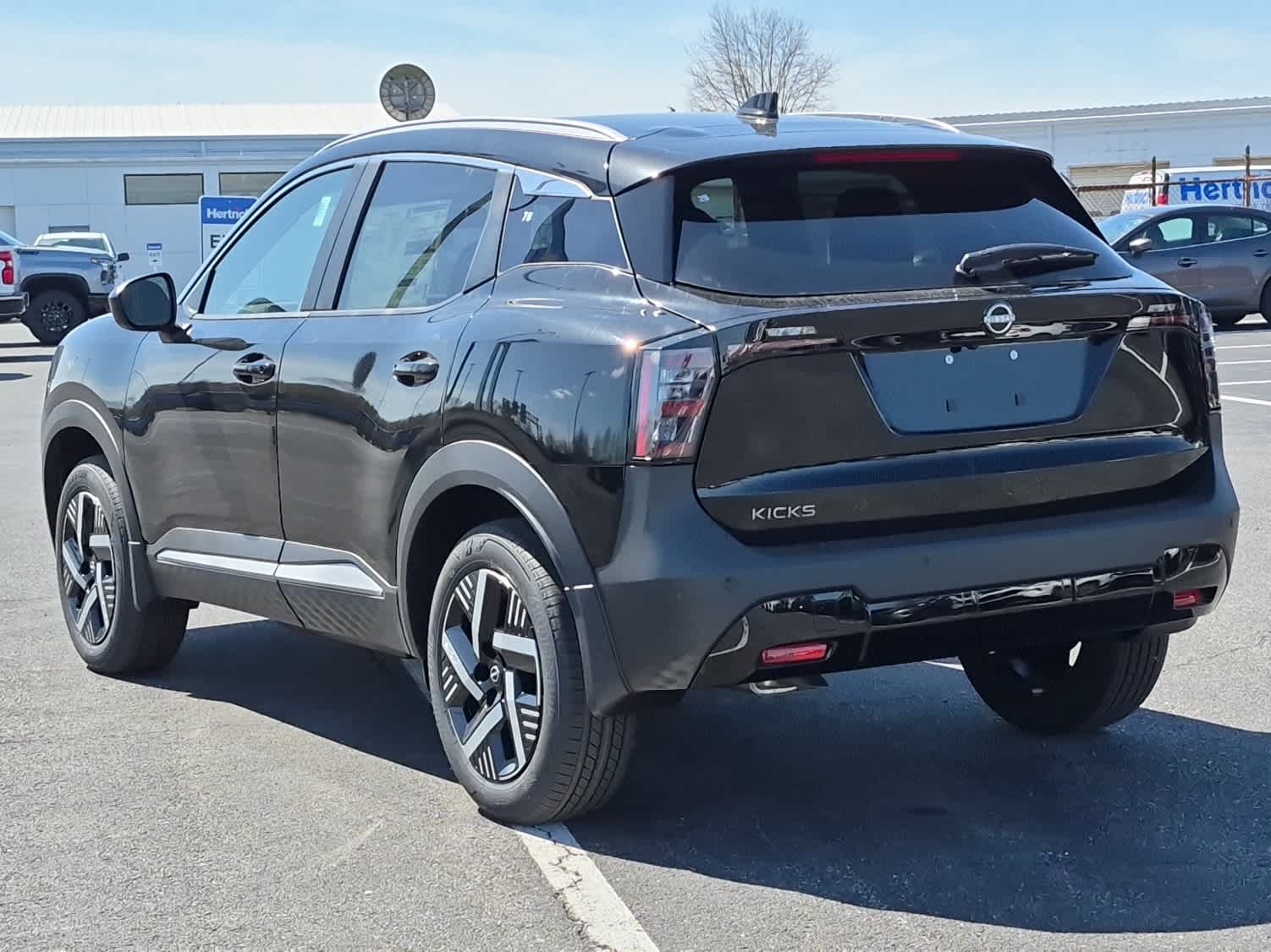2026 Nissan Kicks SV - Super Black exterior view 4