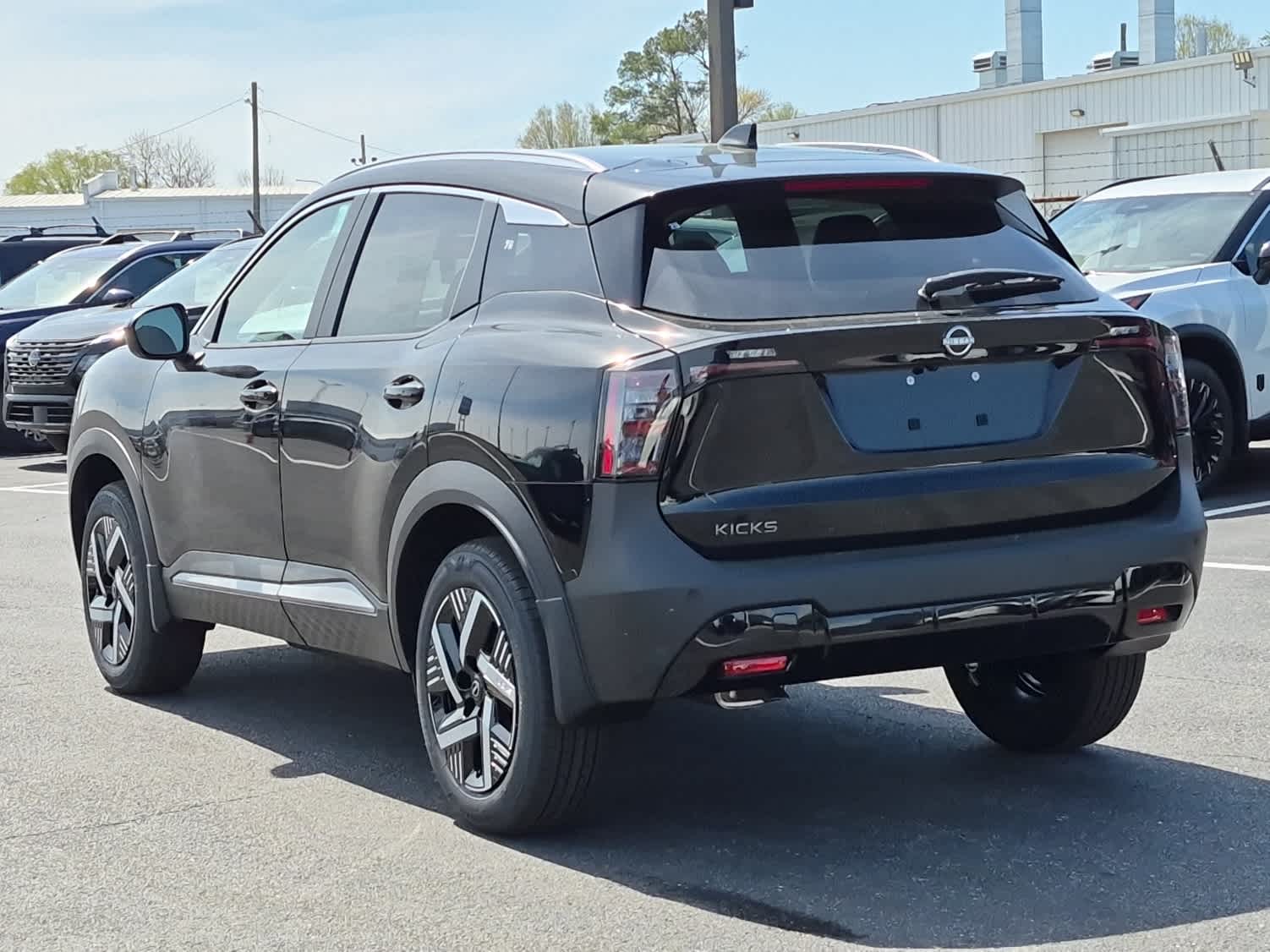 2026 Nissan Kicks SV - Super Black exterior view 4
