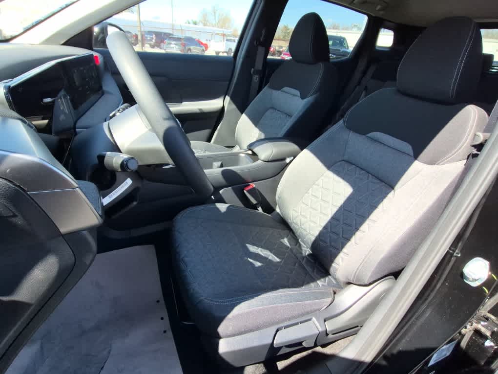 2026 Nissan Kicks SV - Super Black exterior view 10