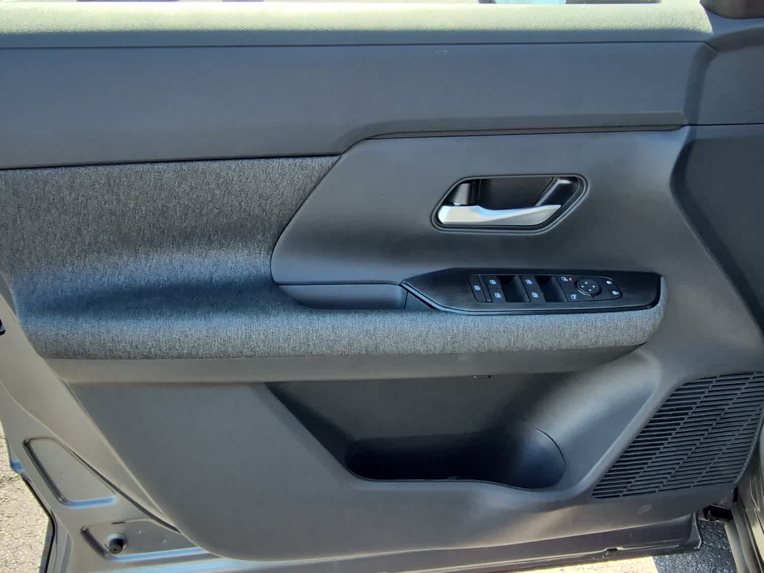 2026 Nissan Kicks SV - Gun Metallic exterior view 9