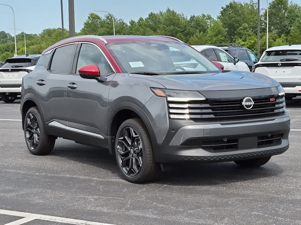 2026 Nissan Kicks SR - Gun Metallic/Scarlet Ember Tintcoat exterior view 2