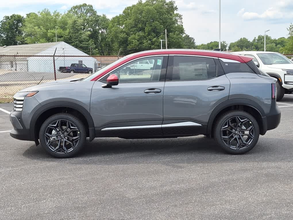 2026 Nissan Kicks SR - Gun Metallic/Scarlet Ember Tintcoat exterior view 5