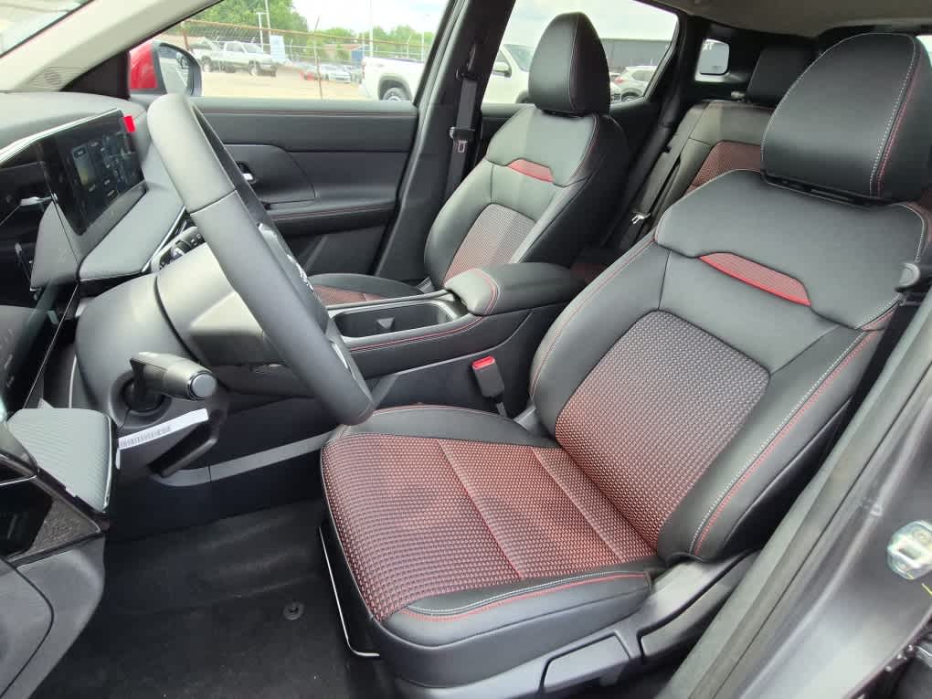 2026 Nissan Kicks SR - Gun Metallic/Scarlet Ember Tintcoat exterior view 10