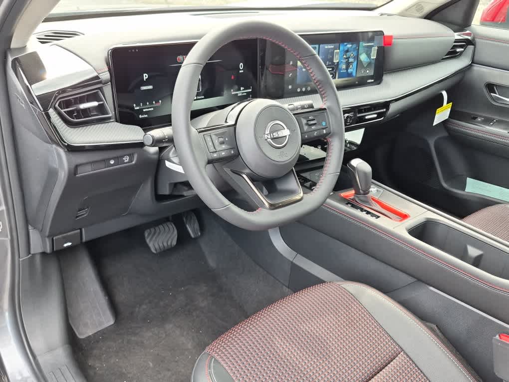 2026 Nissan Kicks SR - Gun Metallic/Scarlet Ember Tintcoat exterior view 11