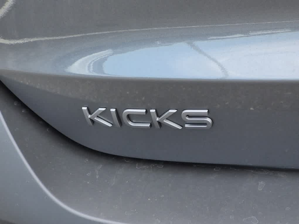 2026 Nissan Kicks SR - Gun Metallic/Scarlet Ember Tintcoat exterior view 17
