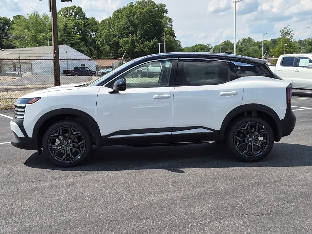 2026 Nissan Kicks SR - Aspen White Tricoat/Super Black exterior view 5
