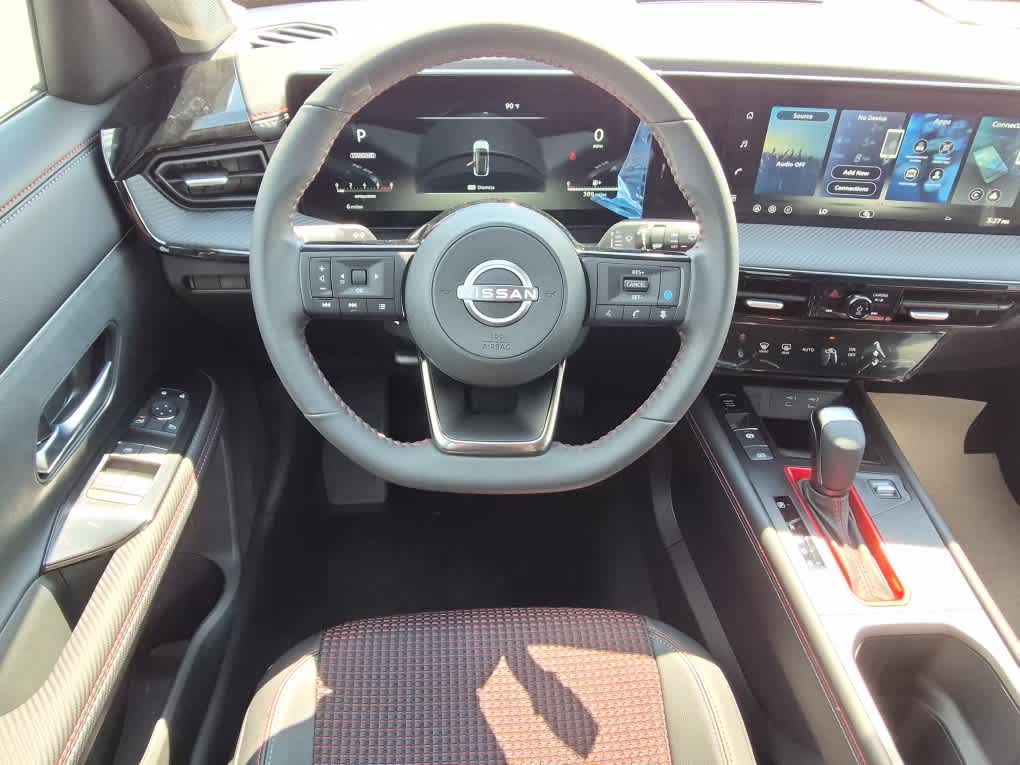 2026 Nissan Kicks SR - Aspen White Tricoat/Super Black exterior view 8