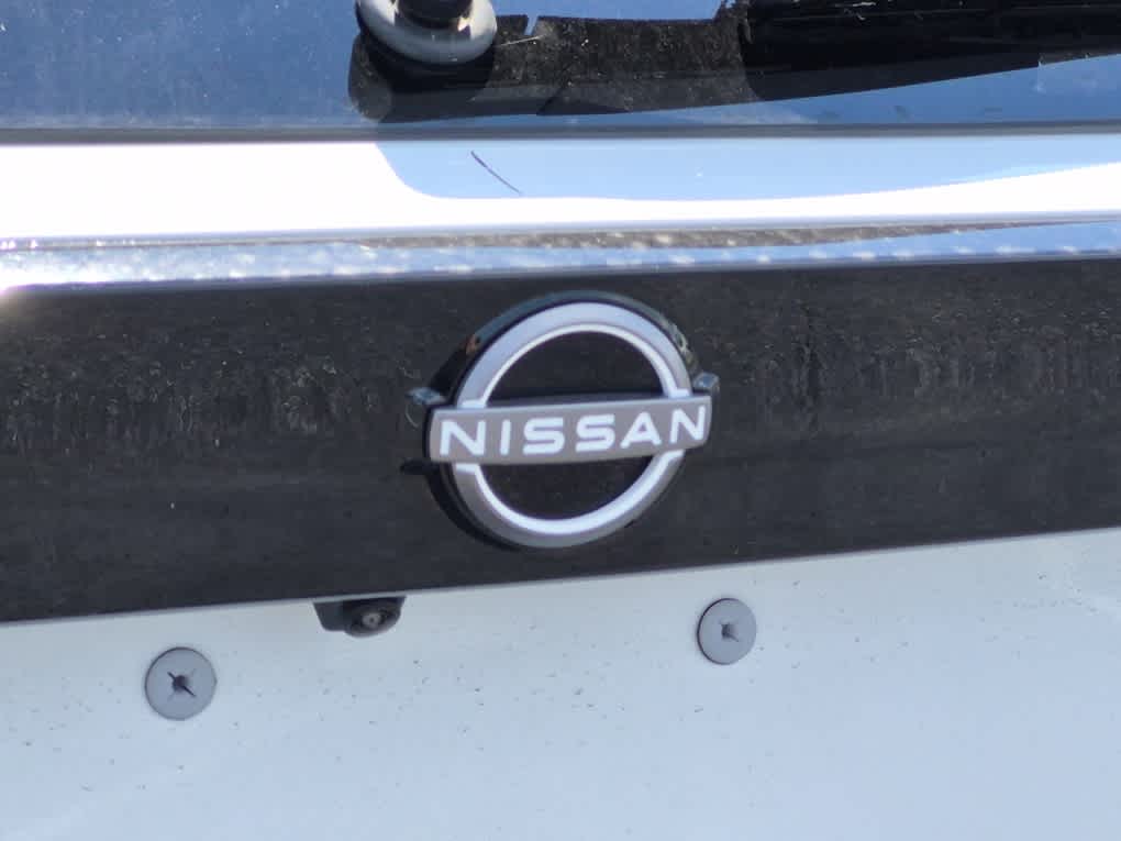 2026 Nissan Kicks SR - Aspen White Tricoat/Super Black exterior view 16