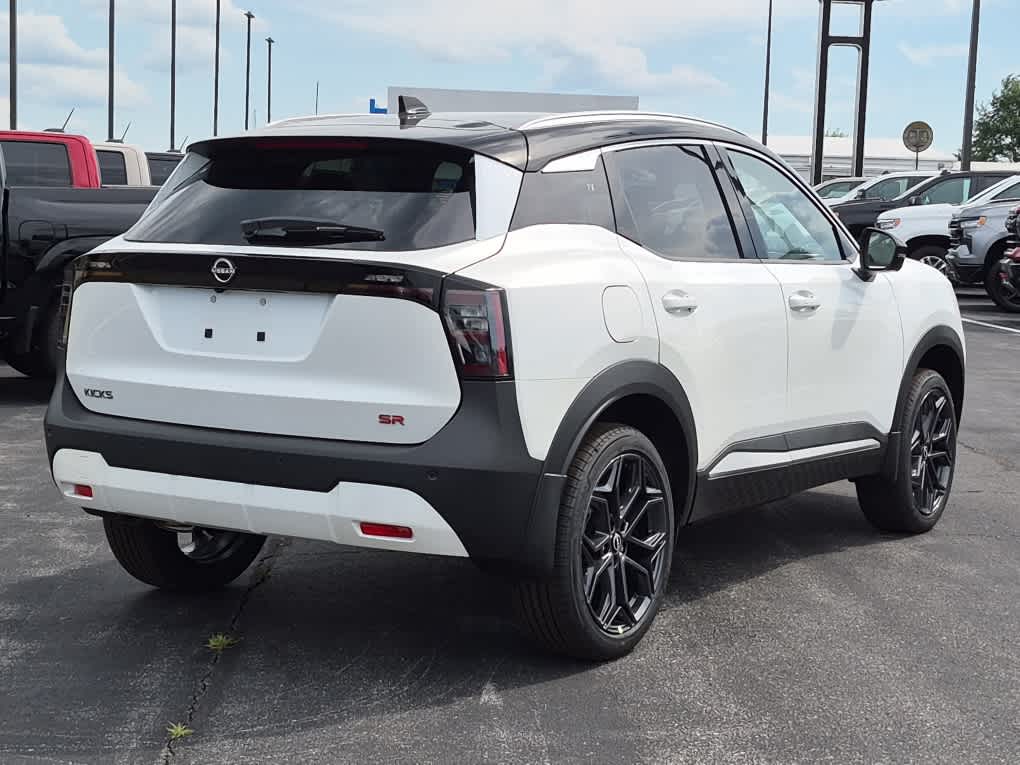2026 Nissan Kicks SR - Aspen White Tricoat/Super Black exterior view 3
