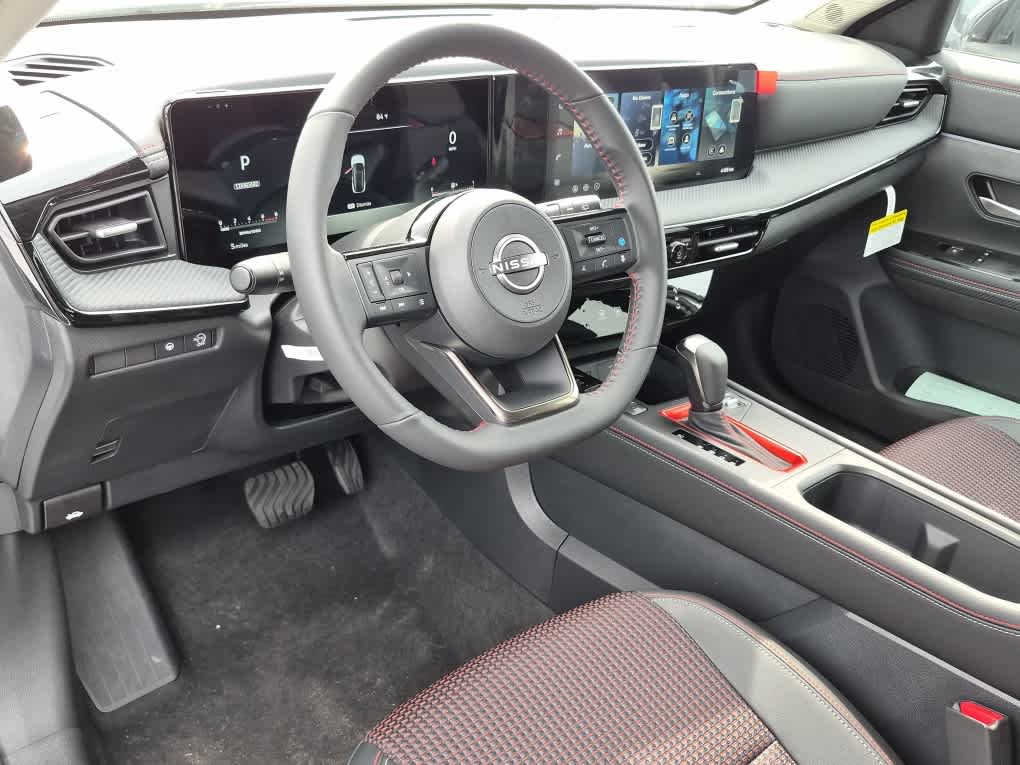 2026 Nissan Kicks SR - Aspen White Tricoat/Super Black exterior view 11