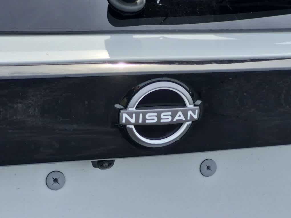 2026 Nissan Kicks SR - Aspen White Tricoat/Super Black exterior view 16