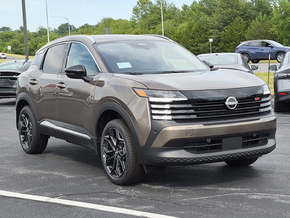 2026 Nissan Kicks SR - Canyon Bronze Metallic exterior view 2