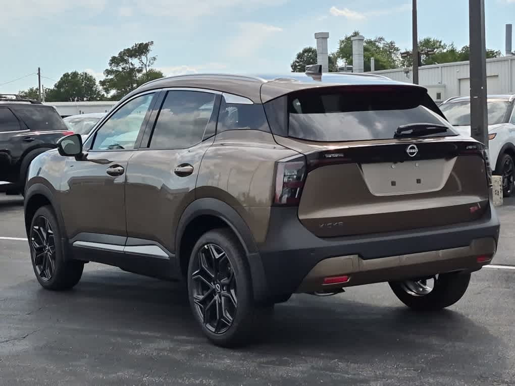2026 Nissan Kicks SR - Canyon Bronze Metallic exterior view 4