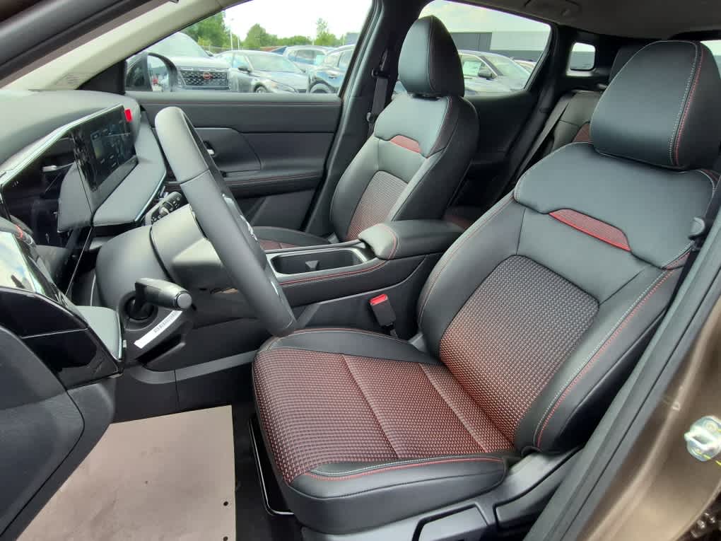 2026 Nissan Kicks SR - Canyon Bronze Metallic exterior view 10